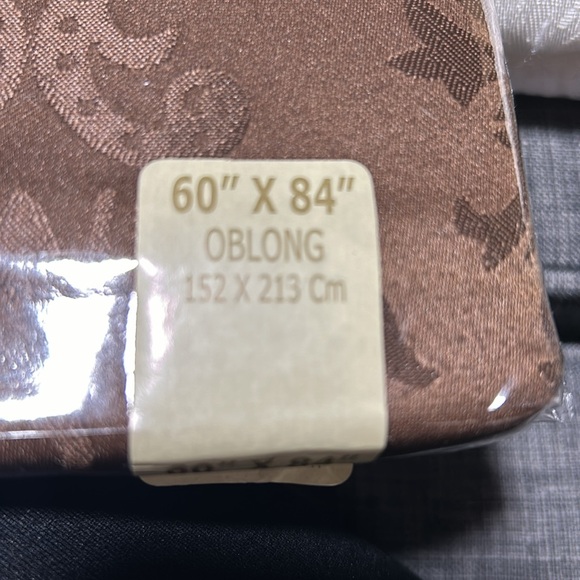Chocolate brown damask tablecloth 60x84 - Picture 3 of 4